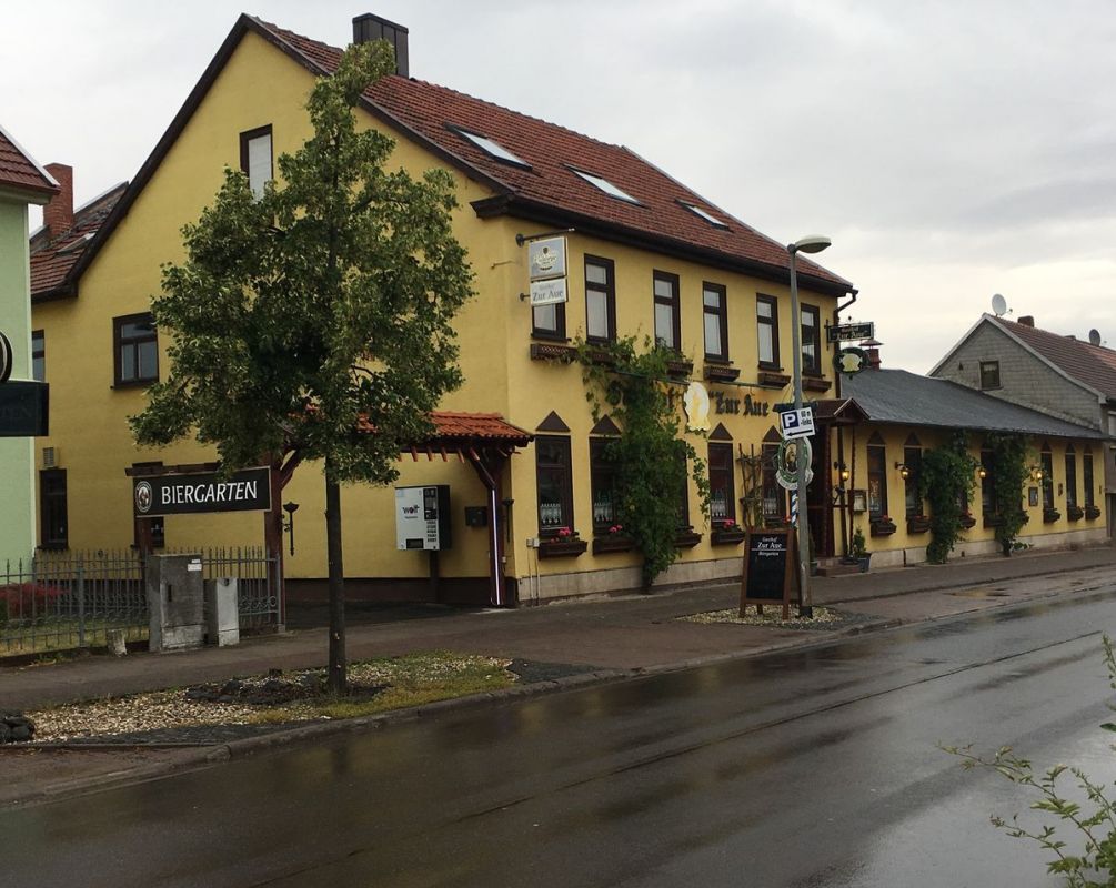 Zur Aue